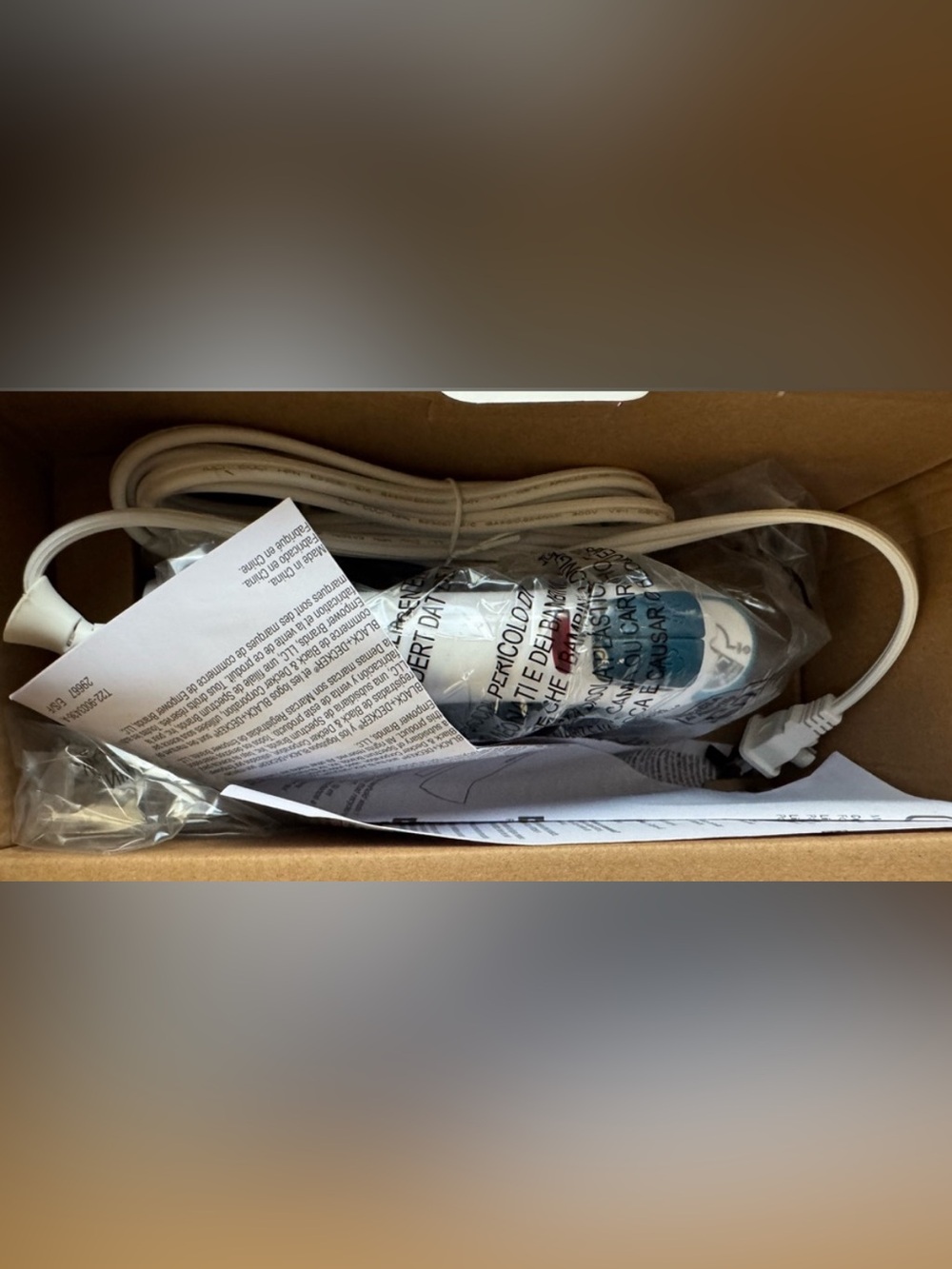 Black & Decker Teal & White Steam Iron with SmartSteam - Picture 6 of 6